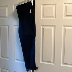 Talbots perfect crop pant size. 16 navy blue. NWT never worn.